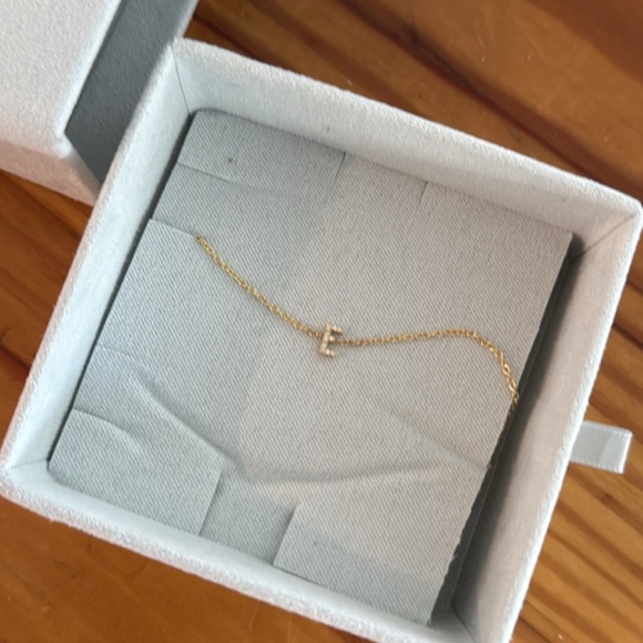 Baby Gold Bracelet in Gold letter E - Picture 1 of 3